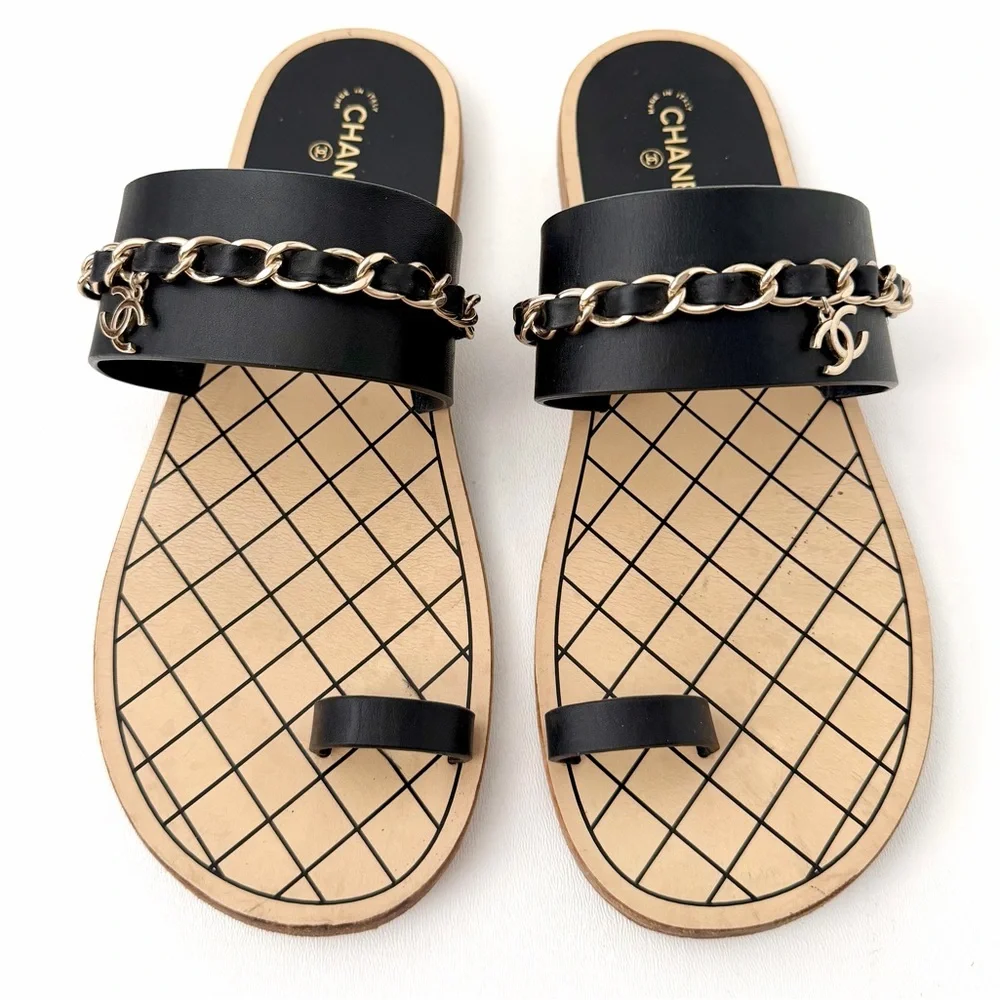 CHANEL | Chain CC Toe Ring Sandals Black Leather Flats EU 40 - Picture 2 of 16